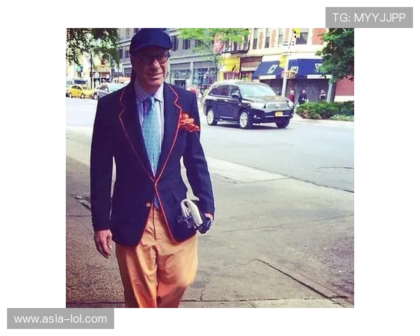 足球巨星穿着奢侈品品牌服装展示时尚风采引领潮流