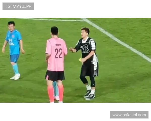 车载足球明星背后故事揭秘 车主与球星之间的奇妙缘分与互动